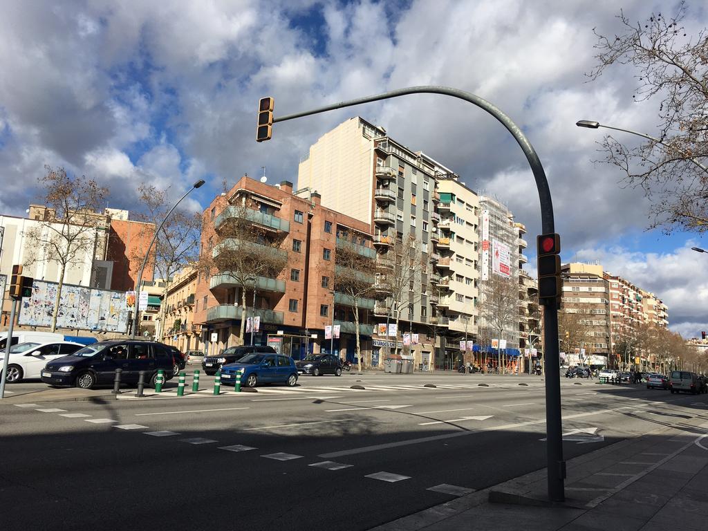 New & Sunny Apartment Barcelona Luaran gambar