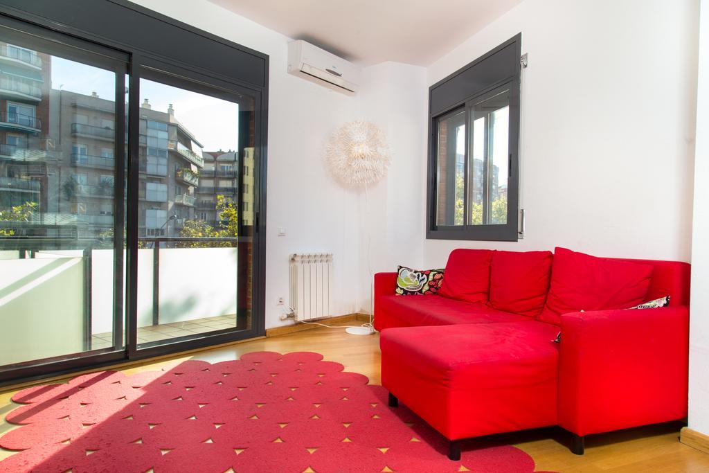 New & Sunny Apartment Barcelona Luaran gambar