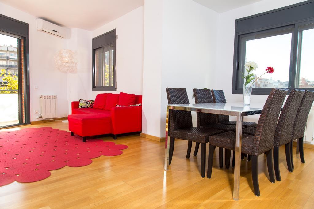 New & Sunny Apartment Barcelona Luaran gambar