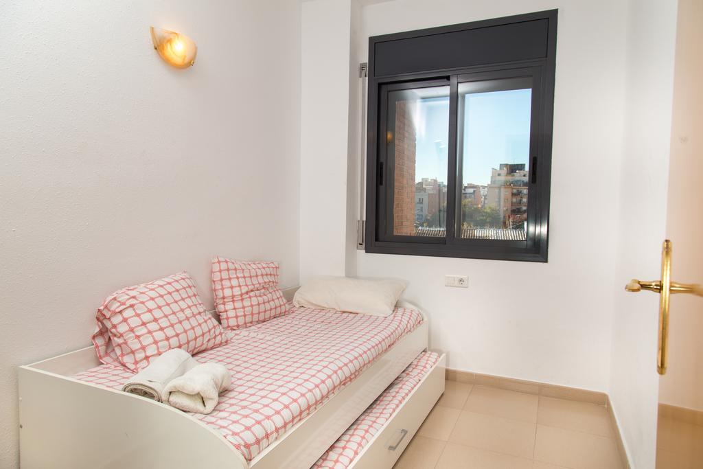 New & Sunny Apartment Barcelona Luaran gambar